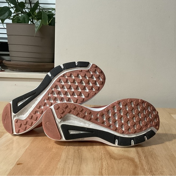 Nike Quest Women Sz 6.5 Rust Salmon Color Lightweight Mesh Running Shoes Sneaker - Picture 7 of 11